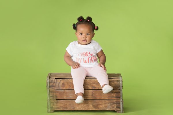I know my worth girl's Tee - Image 2